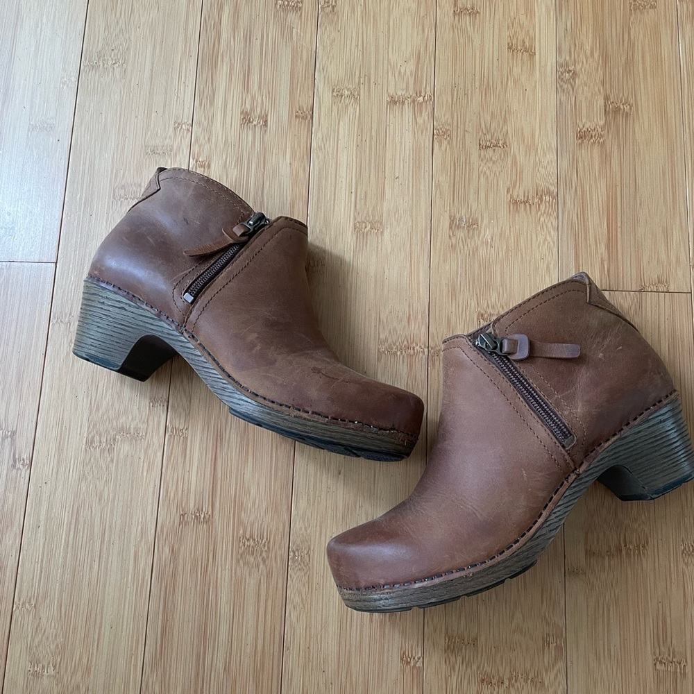 Rich brown leather dansko clog boots